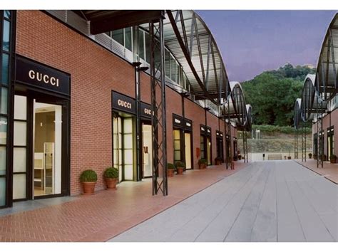 luxury outlets in florence italy